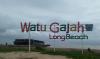 Diterjang Angin Kencang, Kapal Tongkang Terdampar di Pantai Watu Gajah Rembang