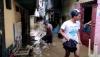 Video Banjir Kampung Melayu Jaktim Mulai Surut, Warga Bersihkan Lumpur hingga Perabotan