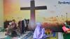 Potret Pengungsi Banjir Kudus Salat di Dalam Gereja Kristen Muria Indonesia - Bagian 2
