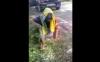 Viral Ibu-Ibu Histeris Dikira Dijambret, Ternyata Sarung Dagangan Jatuh saat Naik Ojek
