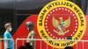Canggih, Petugas BIN Cek Suhu Tubuh Warga Pakai Helm sebelum Swab Antigen - Bagian 1