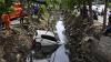 Mobil Terjun ke Sungai Gegara Mahfud hendak Cek Ponsel Berdering