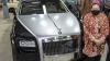 Mensos Risma Lelang Rolls-Royce hingga Emas Batangan Undian untuk Dana Bencana - Bagian 2