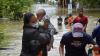 Banjir hingga 2 Meter Terjang Makassar, Warga Dievakuasi dengan Perahu Rakit - Bagian 3