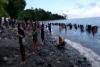 Video Sejumlah Warga Maluku Tengah Nekat Menginap untuk Menambang Emas