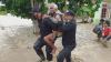 Perjuangan Anggota Polri Evakuasi Warga Korban Banjir Bandang NTT