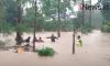 Video TNI-Polri Terjang Banjir Evakuasi Warga di Kefamenanu NTT