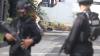 Jihandak Polda Jatim Ledakkan Tas Misterius di Halaman DPRD Kota Kediri - Bagian 3