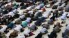 Warga Kabupaten Gorontalo Salat Tarawih dengan Protokol Kesehatan Ketat 