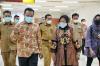 Mensos Risma dan Plt Gubernur Sulsel Jenguk Korban Bom Katedral di RS Bhayangkara