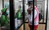 Menhub Budi Karya Pantau Tes GeNose C-19 di Bandara Juanda - Bagian 3