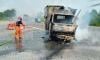 Tabrakan Hebat di Gresik, Pengendara Motor Tewas Mobil Boks Terbakar