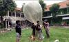 Dirazia Polisi, Warga Pekalongan Tetap Nekat Terbangkan Balon Udara dengan Petasan
