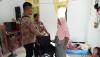 Perempuan Lumpuh di Pidie Jaya Terima Bantuan Kursi Roda dari Anggota DPR