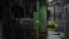 Hujan Deras, Puluhan Rumah Kawasan Kacapiring Bandung Banjir hingga 2 Meter - Bagian 4