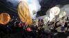 Umat Hindu Suku Tengger Larung Sesaji ke Kawah Gunung Bromo - Bagian 3