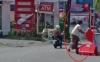 Kesal Jalan Ditutup, Warga Bali Ini Nekat Bongkar Pembatas Jalan di Denpasar
