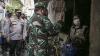 Panglima TNI dan Kapolri Serahkan Langsung Sembako kepada Warga Terdampak Pandemi