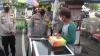 Sosialisasi Prokes dan PPKM, Kapolres Kendal Borong Dagangan PKL 