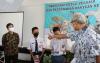 Gembiranya Pelajar di Solo, Usai Disuntik Vaksin Dapat HP