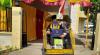 Laksanakan Nazar, Pemuda Asal Rembang Ini Datang Wisuda Naik Becak  