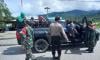 TNI Polri Sekat Jalan Trans Nabire-Enaro, Pengendara Diperiksa Surat Bebas Covid-19
