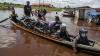 Jasa Penyeberangan Banjir Luapan Sungai Kahayan, Sekali Angkut Rp70.000 - Bagian 2