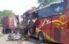 Bus Tabrak Truk Kontainer Parkir di Kulonprogo, 2 Korban Tewas dan 4 Terluka  