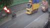 Terekam CCTV Truk Tabrak Pemotor hingga Tewas di Blitar, Korban Terlempar 10 Meter