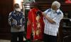 Berikan Batik Motif Cenderawasih, Rektor Uncen Minta Ganjar Hadir di Pembukaan PON Papua