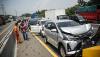 Penampakan 11 Kendaraan Tabrakan Beruntun di KM 49 Tol Jakarta-Cikampek - Bagian 3