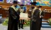 Ignasius Jonan Terima Gelar Doktor Honoris Causa dari Unair