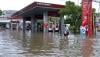 Kawasan Wisata Kuta Bali Terendam Banjir - Bagian 2