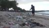 Penampakan Pantai Kuta Bali Dipenuhi Sampah Plastik Kiriman dari Laut