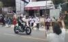 Jokowi Naik Motor ke Danau Toba, Ramai Warga Lambaikan Tangan di Pinggir Jalan