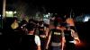 Rusuh di Sorong, Polisi Berlindung di Balik Mobil Water Cannon Hindari Lemparan Batu