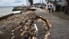 Jalan Penghubung Buton-Kota Baubau Putus Diterjang Gelombang Tinggi - Bagian 1