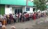 Ratusan Emak-emak di Purwokerto Antre Berjam-jam demi 2 Liter Minyak Goreng