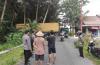 Andalkan Google Maps, Truk Kontainer Terjebak di Jalan Kampung