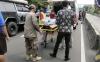 Tertabrak Bus Royaltrans di Jatinegara, Pria Ini Dilarikan ke Rumah Sakit