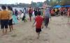 Bocah Menangis Tersesat di Pantai Carita, Petugas Sigap Cari Orang Tua