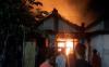 Dua Rumah di Mojokerto Terbakar, Pemilik Syok Dievakuasi ke Rumah Sakit