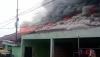 Bangunan Milik TNI di Cimahi Terbakar Hebat, Penghuni Berhamburan Keluar