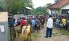 Khawatir PMK, Petugas Bubarkan Pedagang Kambing di Pasar Hewan Mojokerto 