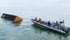 Foto Kapal Tongkang Bawa 195 Kontainer Tenggelam Dihantam Angin Kencang di Kepri - Bagian 2
