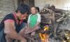 Ketegaran Abah Utay, Jalani Masa Tua Bersama Sang Anak yang ODGJ