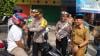 Dikira Razia Operasi Patuh, Polres OKU Ternyata Bagikan Helm Gratis ke Pengendara