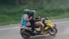 Viral Pemotor Pacu Kendaraan Berkecepatan Tinggi di Tol, Netizen: Berarti Jalan di Luar Rusak