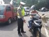 Pakai Sandal Jepit, Ratusan Pemotor di Tabanan Kena Tegur Polisi