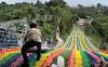 Uji Nyali di Perosotan Raksasa Rainbow Slide Lembang KBB, Sensasi Meluncur Deras 50 Km per Jam